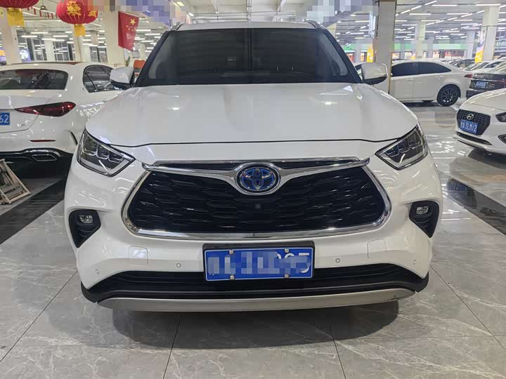 Фото 2 - Toyota Highlander