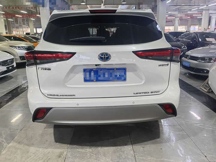 Фото 4 - Toyota Highlander