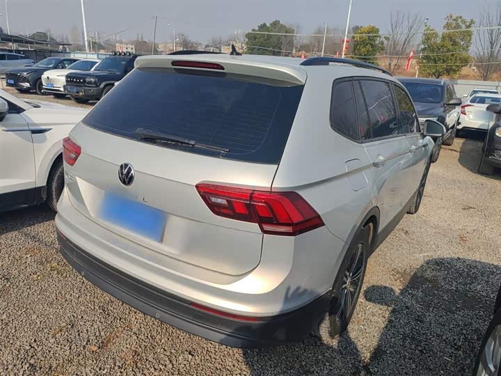 Фото 7 - Volkswagen Tiguan L Pro