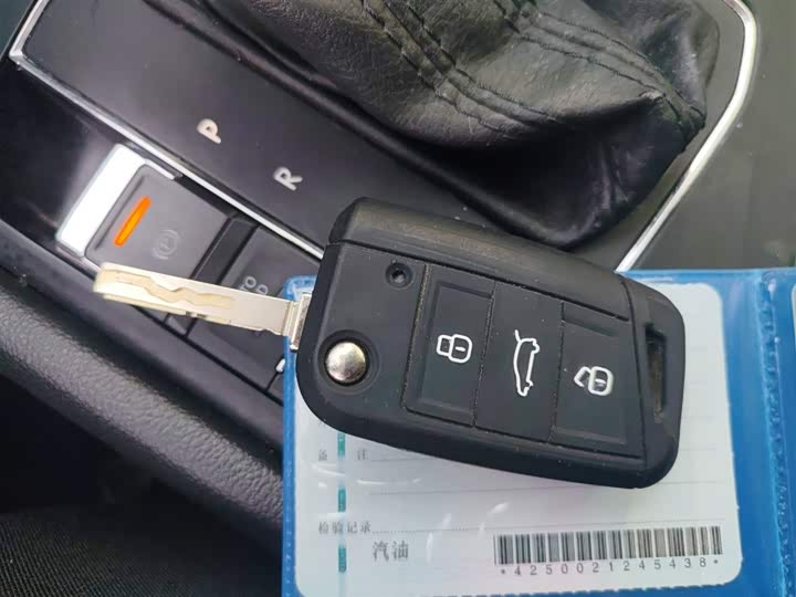 Фото 9 - Volkswagen Tiguan L Pro