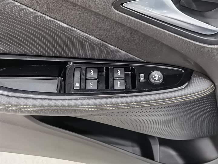 Фото 9 - Buick Verano