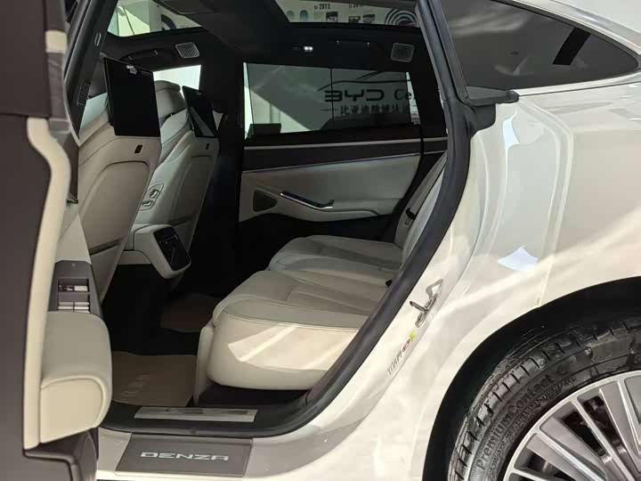 Фото 5 - Denza Z9