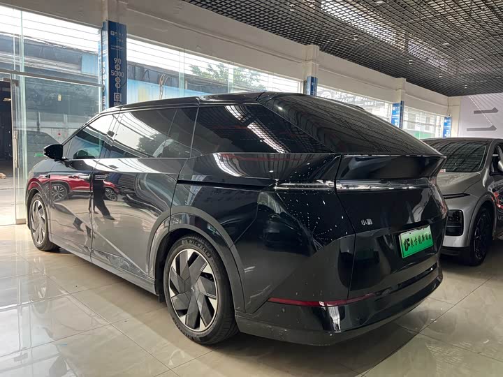 Фото 2 - XPeng X9