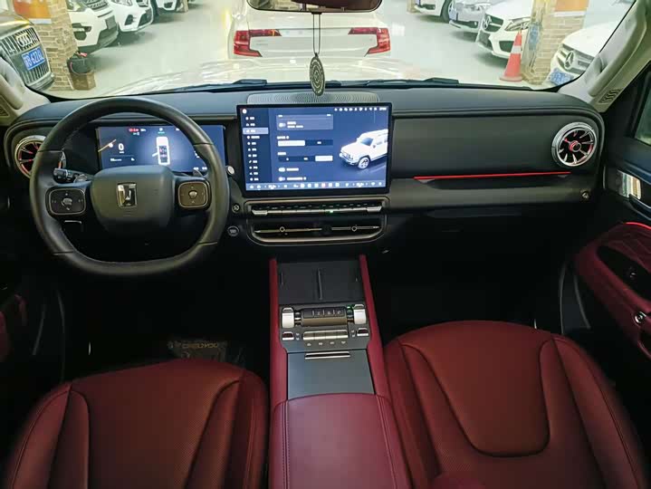 Фото 6 - Tank 300 Hybrid