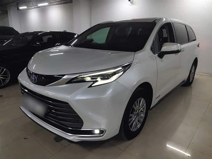 Фото 2 - Toyota Sienna