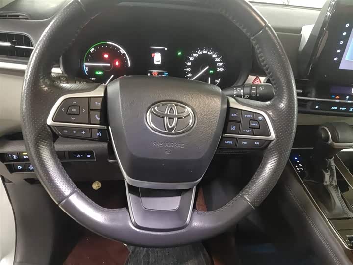 Фото 3 - Toyota Sienna