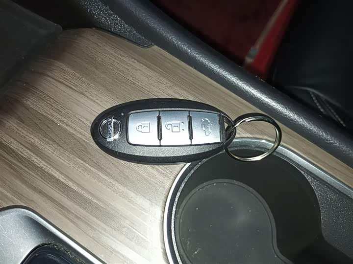 Фото 9 - Nissan Teana