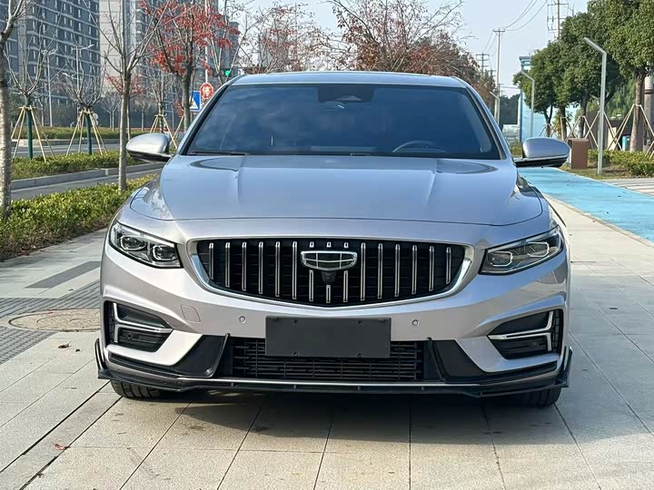 Фото 2 - Geely Preface