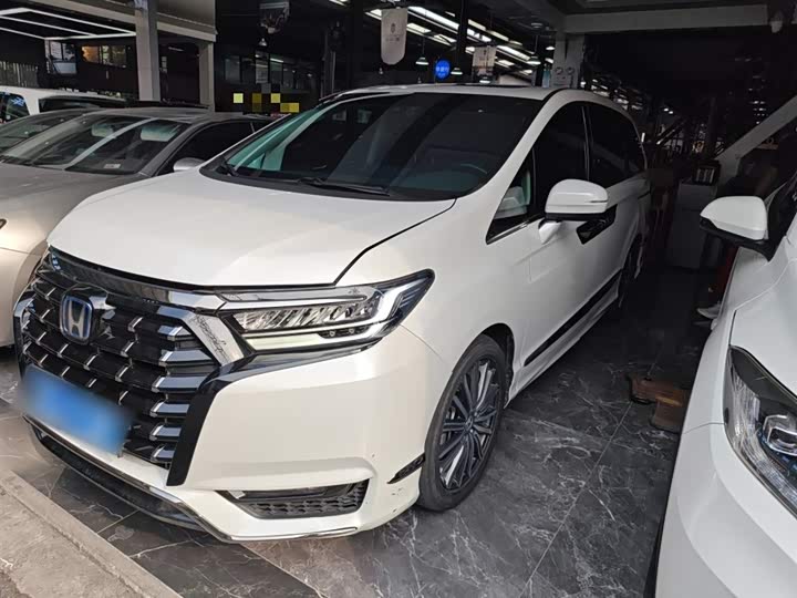 Фото 2 - Honda Elysion