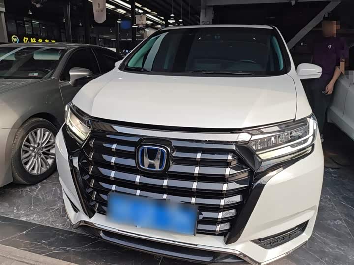 Фото 3 - Honda Elysion