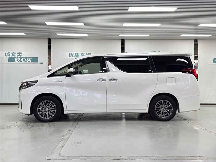 Фото 4 - Toyota Alphard