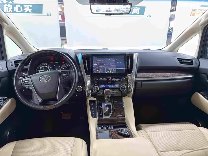 Фото 9 - Toyota Alphard