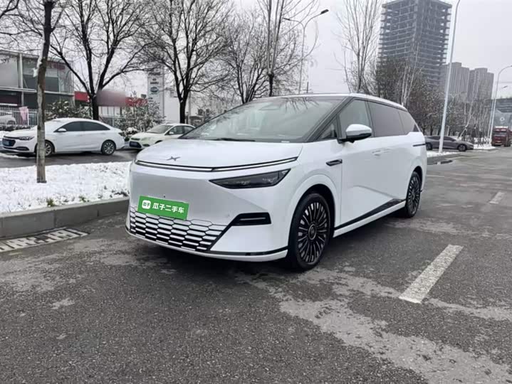 Фото 2 - XPeng X9