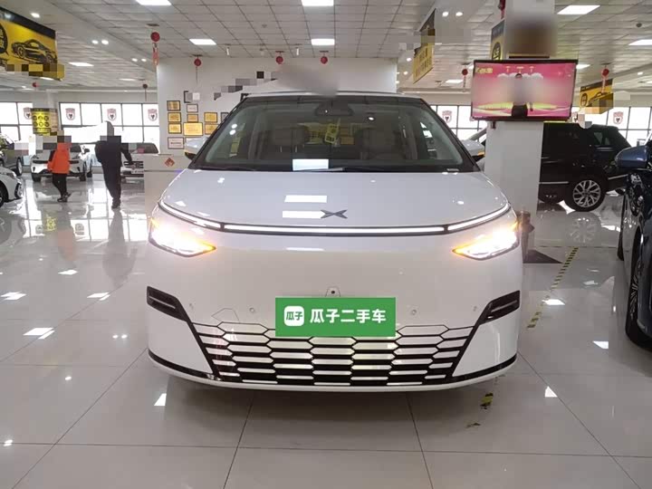 Фото 3 - XPeng X9