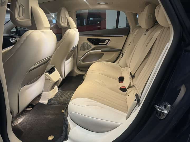 Фото 8 - Mercedes-Benz EQS