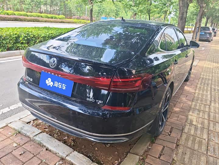 Фото 3 - Volkswagen Passat