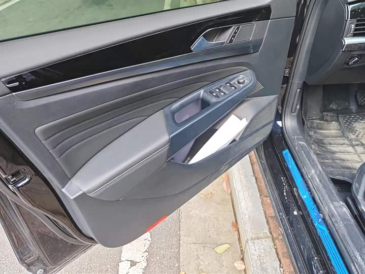 Фото 7 - Volkswagen Passat