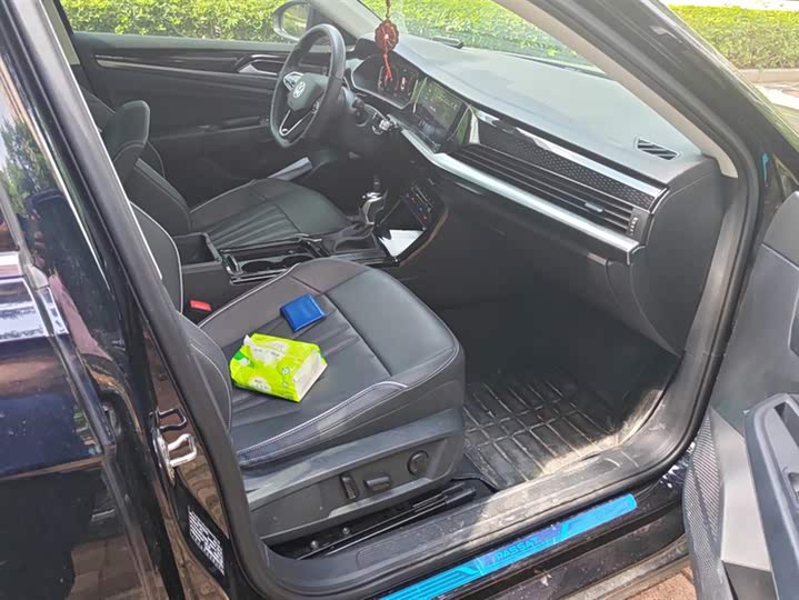 Фото 8 - Volkswagen Passat