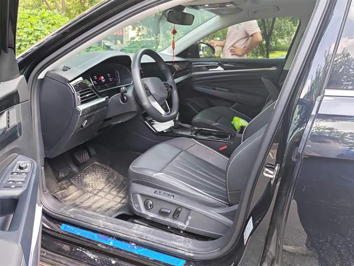 Фото 9 - Volkswagen Passat