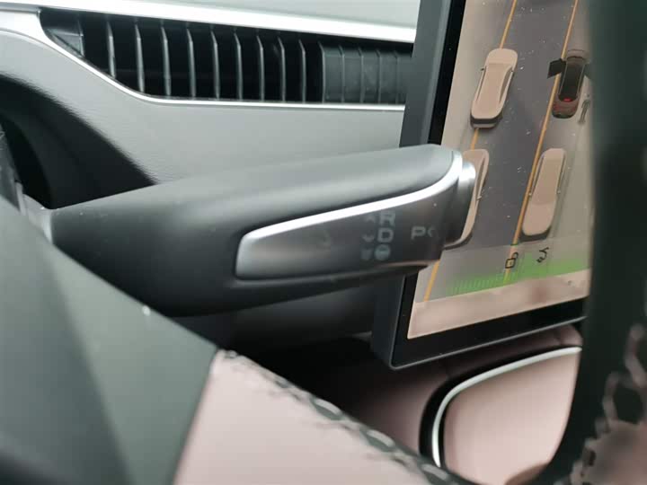 Фото 7 - XPeng Mona M03