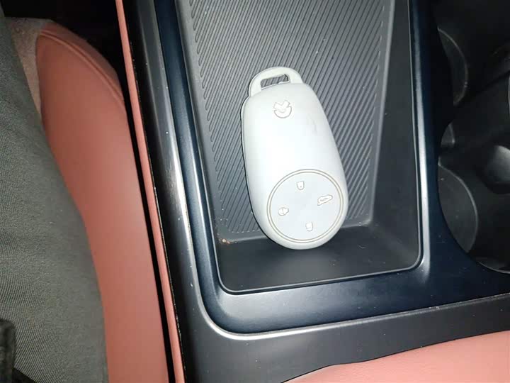 Фото 9 - Nio EC6