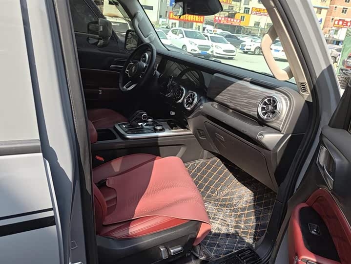 Фото 8 - Tank 300