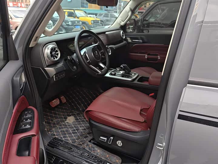 Фото 9 - Tank 300