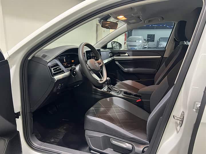 Фото 8 - Volkswagen Lavida