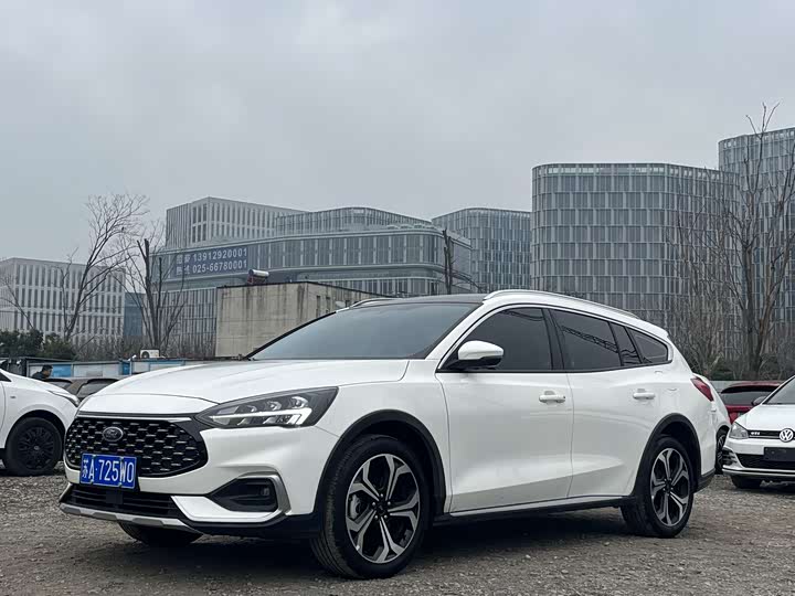 Фото 1 - Ford Focus