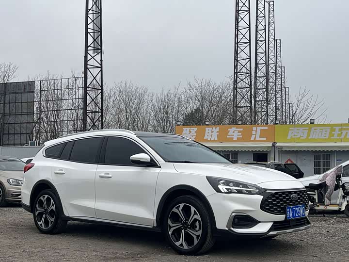 Фото 3 - Ford Focus