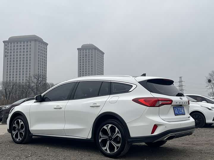 Фото 4 - Ford Focus