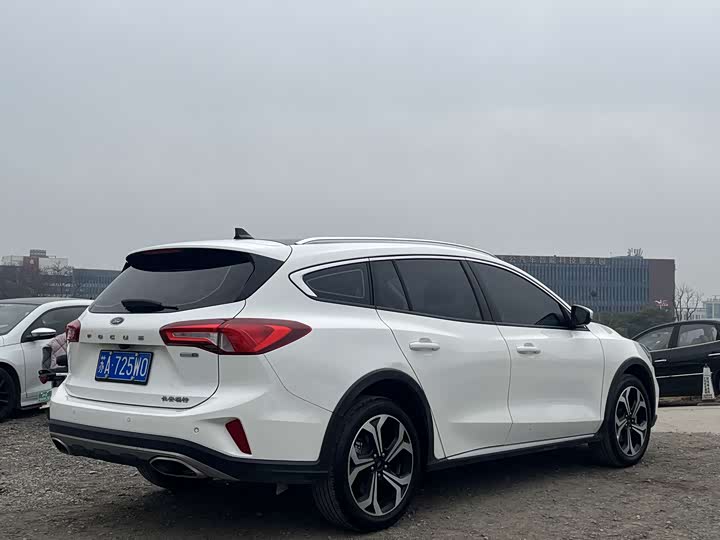 Фото 6 - Ford Focus