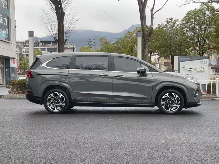 Фото 3 - Hyundai Custo