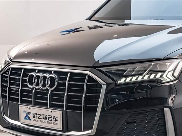 Фото 4 - Audi Q7