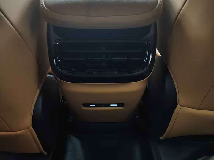 Фото 7 - Geely Galaxy L7