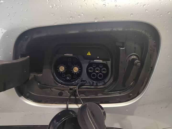 Фото 8 - Geely Galaxy L7