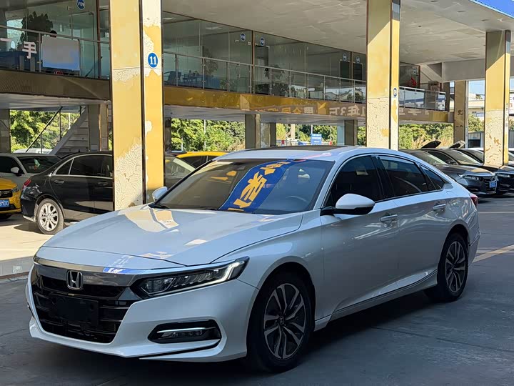 Фото 1 - Honda Accord