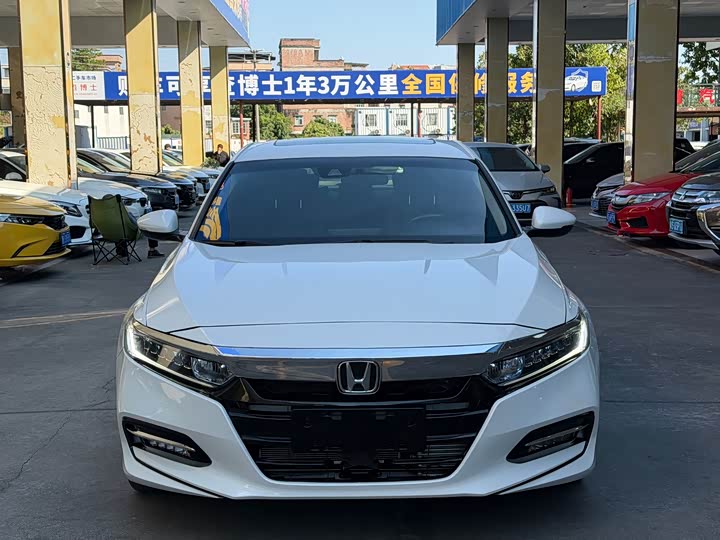 Фото 2 - Honda Accord