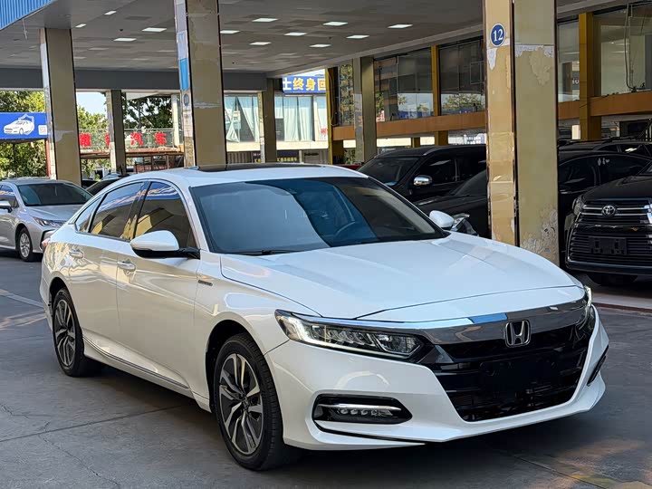 Фото 3 - Honda Accord