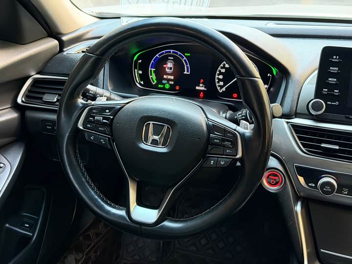 Фото 5 - Honda Accord