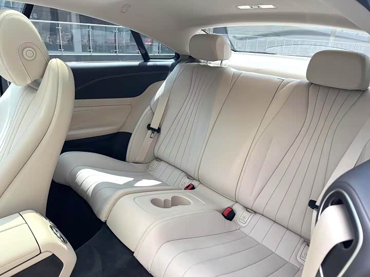 Фото 6 - Mercedes-Benz E-Class