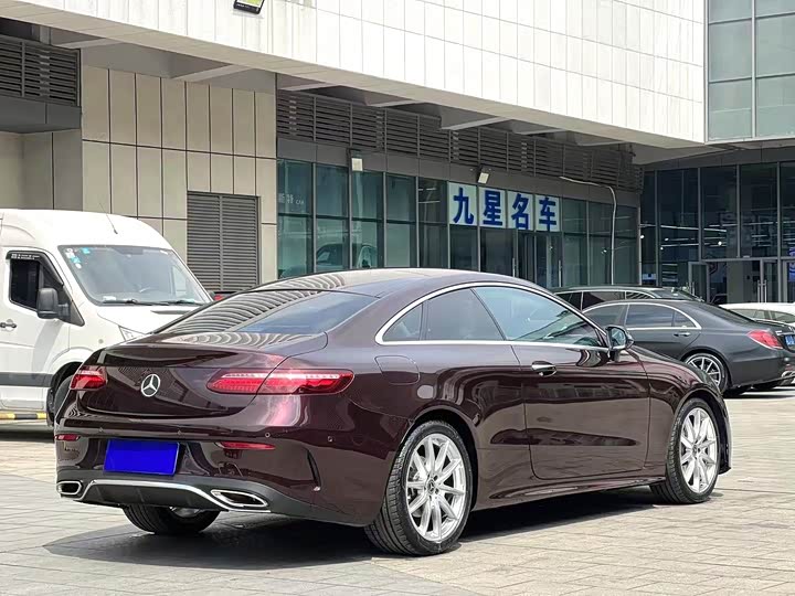 Фото 7 - Mercedes-Benz E-Class