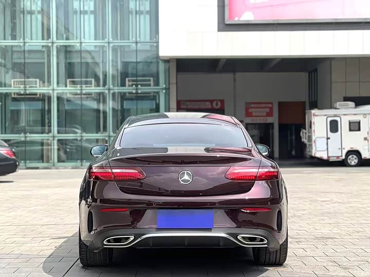 Фото 8 - Mercedes-Benz E-Class