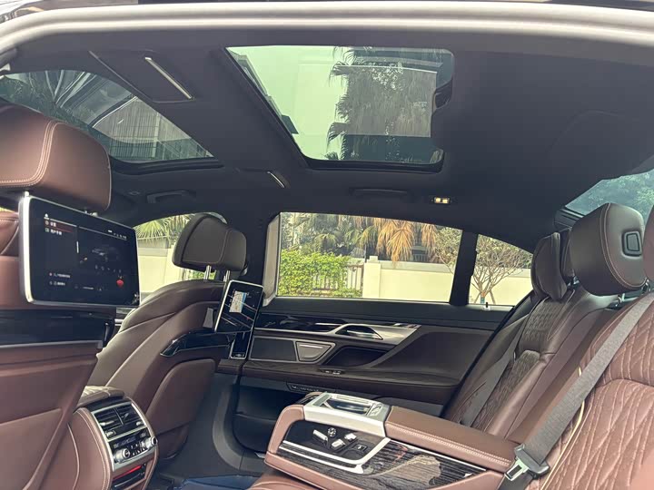 Фото 7 - BMW 7 Series