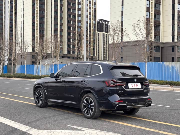 Фото 7 - BMW iX3