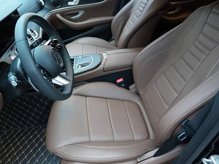 Фото 6 - Mercedes-Benz E-Class