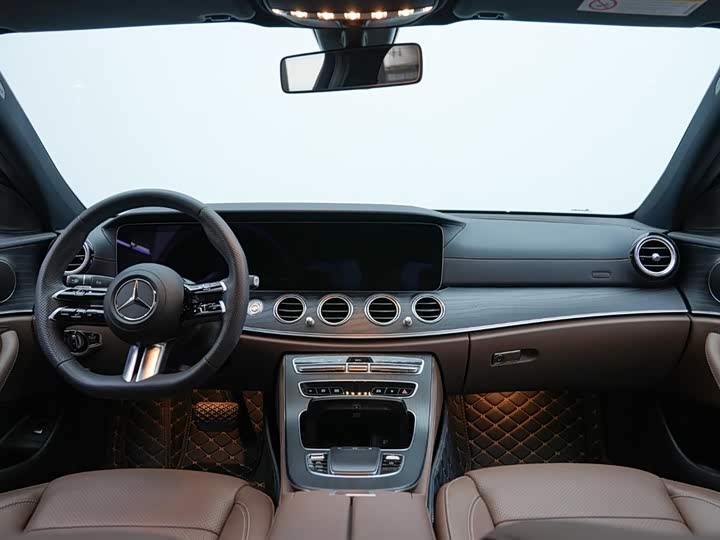 Фото 9 - Mercedes-Benz E-Class