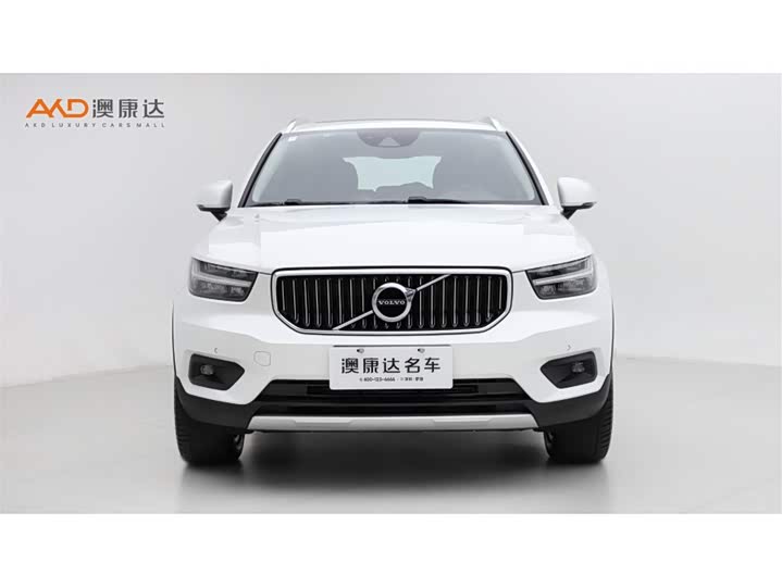 Фото 2 - Volvo XC40