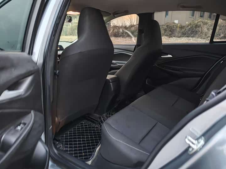 Фото 7 - Chevrolet Onix (Cavalier)