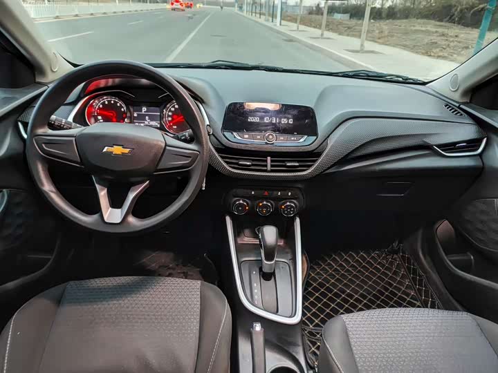 Фото 8 - Chevrolet Onix (Cavalier)